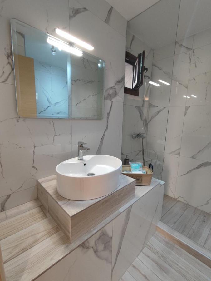 Theasis 3 Apartman Néosz Marmarász Kültér fotó